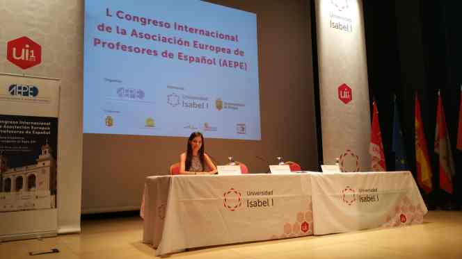 ISABEL GÓMEZ EN EL I CONGRESO INTERNACIONAL DE LA ASOCIACIÓN EUROPEA DE PROFESORES DE ESPAÑOL (AEPE)